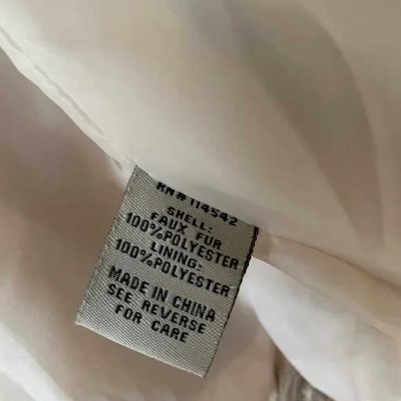 Faux fur Cream/tan coat NWT + shopping bag Bloomingdale’s - Picture 5 of 6